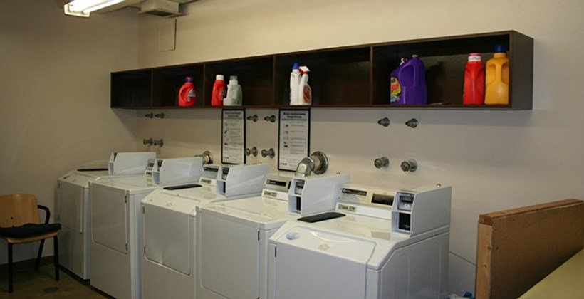 Holt Laundry Room