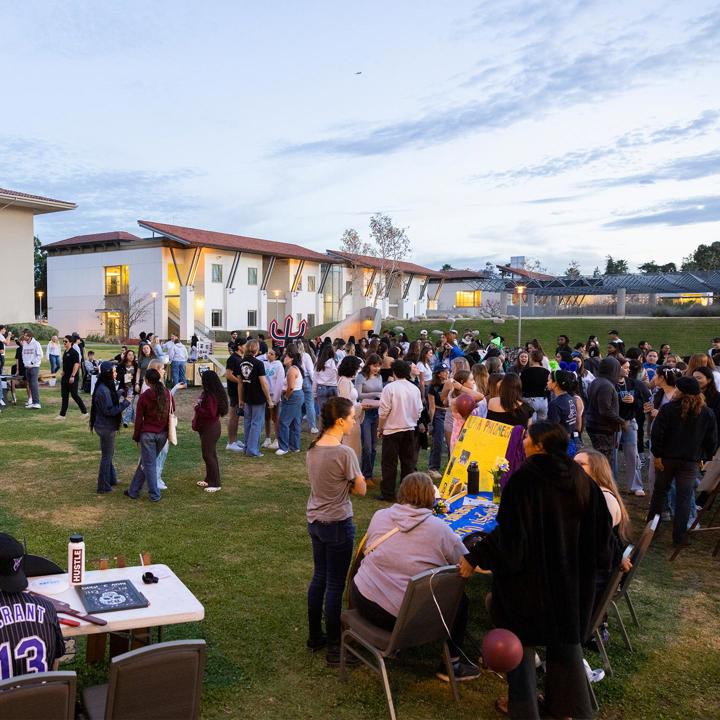 Students participating in Club Rush at the UofR quad.