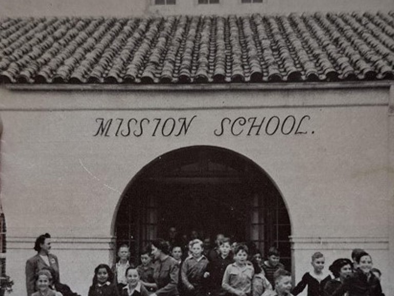 Demonstration school image