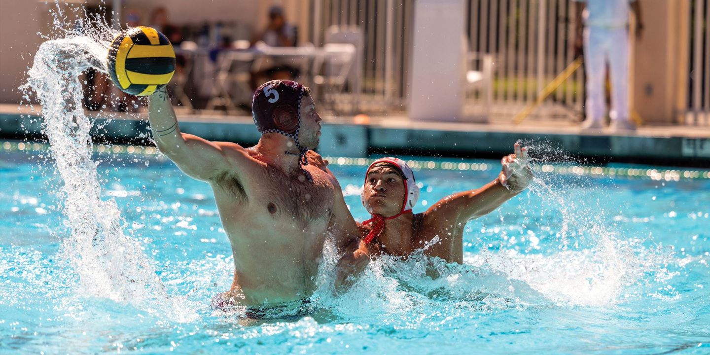 Image carousel - Athletics waterpolo game