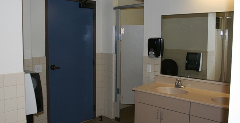 Cal Bathroom  820x420