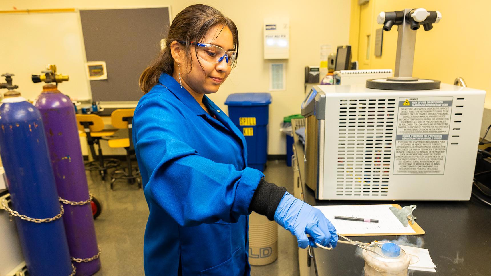 Program media masthead - Chemistry student in a lab