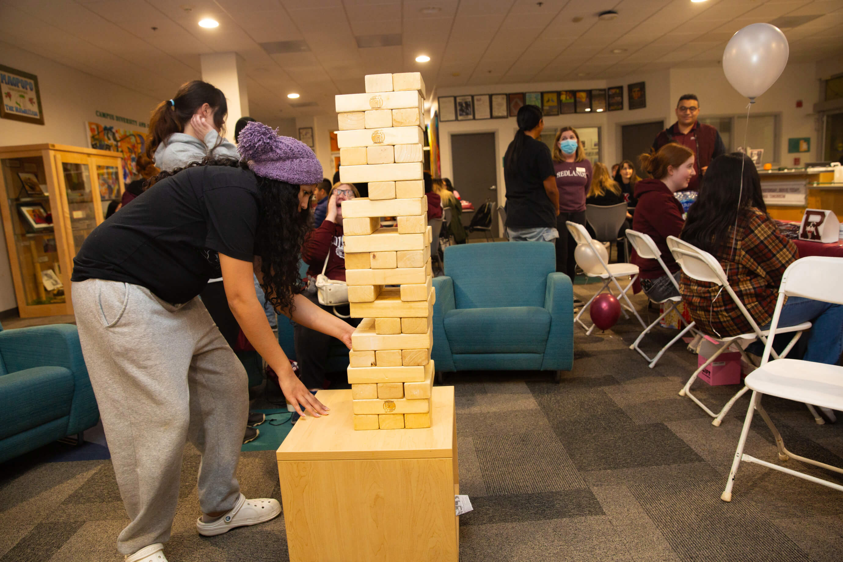 playing_jenga